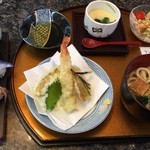 金沢 でかねた寿司 - これ全部で1000円てすご～い♡