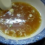 中華そば 多賀野 - 麺を食べ終わったスープに背脂が・・・。