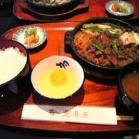 荒井屋 本店 - 牛鍋定食～平日お昼のおつとめひん