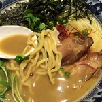 麺や 佐市 - スープ、麺、牡蠣のスモーク