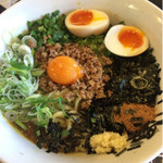 野菜が美味しい鶏豚ラーメン まる重 - 