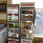ヤママン - ドリンク写真:パンに牛乳！アイスやドリンクが豊富にあります