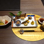 びわこ緑水亭 - 食前酒（レモン酒）　先付（白子豆腐、雲子、白髪葱、赤おろし、酢橘）
                                前菜　季節の七種盛り