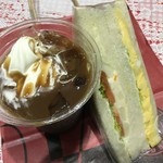 Kafe Beroche - コーヒーフロート、サンドイッチ