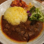 SPICY CURRY 魯珈 - ラムカレー(ビンダル風)＋青パパイアと紅芯大根の漬け物