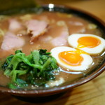 秋葉原ラーメン わいず - ほうれん草・味玉