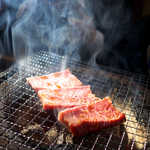 網に乗せると、ジュワ～と食欲をそそる音が立ち上る