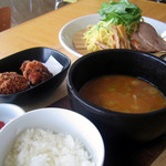 タカズダイナー - つけ麺唐揚げセット（ランチ）８７０円