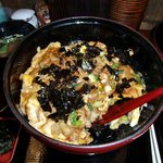 親子丼のゑどや - 海苔と一味山椒を散らして