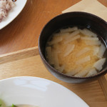 アランチャ - わかめと大根の味噌汁？