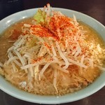 ラーメン二郎 - 小豚麺半分。野菜増しは聞かれなかったが、自分で言うのかな。