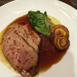 サラマンジェ ド ヨシノ - 乳のみ仔牛のロースト