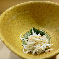 寿司処 しん - ごまのアクセントがゼツミョー