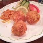 いずみ - まんまるコロッケはタコ入りでまるで「タコ焼き!?」こちらも日替りメニューとして登場します。