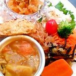 ベジカフェまーくる - 本日のプレート７５０円の惣菜