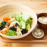 漢方茶と自家焙煎珈琲のお店 昌朋cafe - 薬膳ピビンパ定食