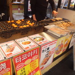 くれおーる - 屋台みたい…焼き鳥の調理中