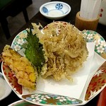 風流うどん・そば料理　歌行燈 - 白海老のかき揚げ