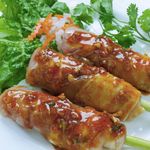 Saigon Kim Thanh - 鶏肉のレモングラス巻きグリル
      