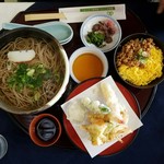 飛鳥カンツリー倶楽部 レストラン - 天ぷら蕎麦定食