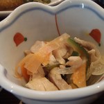 くつろぎ亭ひこべえ  - 小鉢・鶏肉と野菜の酢の物