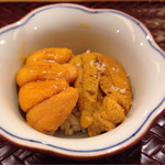 鮨 鈴木 - 海胆盛り(浜中産馬糞、森産紫) はだて