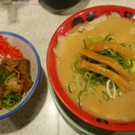 Tenka Ippin - しょうが焼丼定食（1110円）