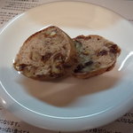 自家製レーズンと無花果のパン