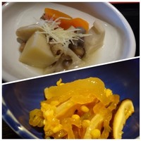 ひしむら - ◆上：がめ煮◆下：これ何かの貝（酒粕に漬けているような味わい）を金山寺味噌風の品と和えてあるのですけれど、
                美味しいこと