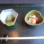 日本料理・鮨 たん熊北店 - 先付：小松菜のお浸し、雲龍 胡麻豆腐  柚子味噌