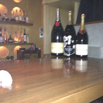 ラグナ ザ バー - 2016.12.21　
      店内にあった大きなボトル