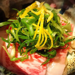 鮨・串揚げ 春夏秋冬 - 和牛サーロイン　玄米うどん　柚子風味
      