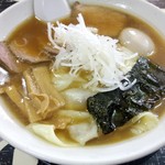 Terakafe Chuu Ka Soba Mizu Kami - チャーシューワンタン麺９５０円
                        味玉１００円