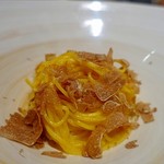 エノテカ パージナ - タリオリーニ・タルトゥッフォ・ビアンコ
      　イタリア アルパ産 白トリュフを使った手打ちパスタ
