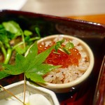 エノテカ パージナ - 北海道イクラを添えた赤米と黒オリーブの蒸しリゾット