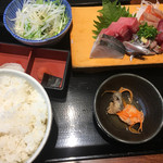 おいしい寿司と活魚料理 魚の飯 - 