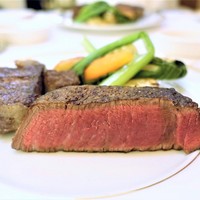 ウェスタ - 肉牛共進会　名誉賞受賞　
                  三田牛竈炭火焼ステーキ、ヒレ
                　季節野菜を添え