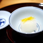 豪龍久保 - 先付　小蕪（京都）、昆布出汁