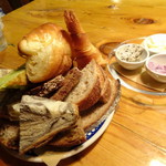 ルーエプラッツ ツオップ - パン屋の朝食のパン