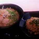 ど とんこつ 石宗 - ラーメンとチャーハンのＢセット