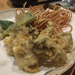 Yabushin - 2016年12月。牡蠣の天ぷら5個720円。揚げそば付き。