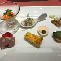 シェ フルール 横濱 - どれから食べよ〜♡