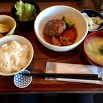 ごはん×カフェ madei - 味噌煮込みハンバーグ定食