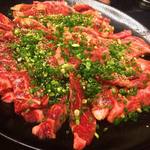 焼肉セブン - カルビ、バラ、ロースの赤み３種！