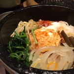 創作焼肉 神戸 牛乃匠 - 石焼ビビンバ