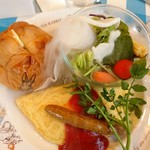 ピーターラビット ガーデンカフェ  - サラダプレートチーズオムレツ