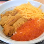 なか卯 - うにいくら丼並　890円