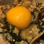 丼達 - 玉子投入