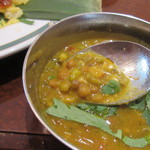 ハリマ・ケバブ・ビリヤニ - 「サービスです」と出されたミックス・ダールカレー