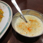 ハリマ・ケバブ・ビリヤニ - ライタの具材はタマネギとキュウリ